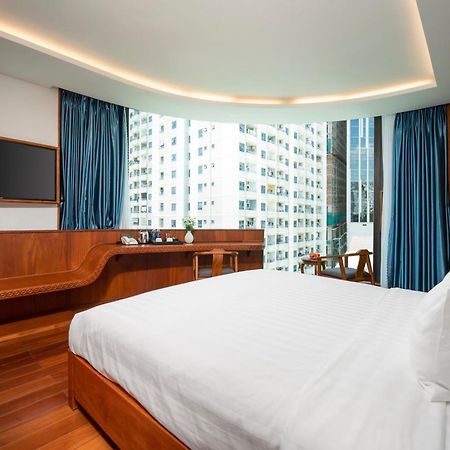 Monalisa Luxury Hotel Da Nang Bagian luar foto