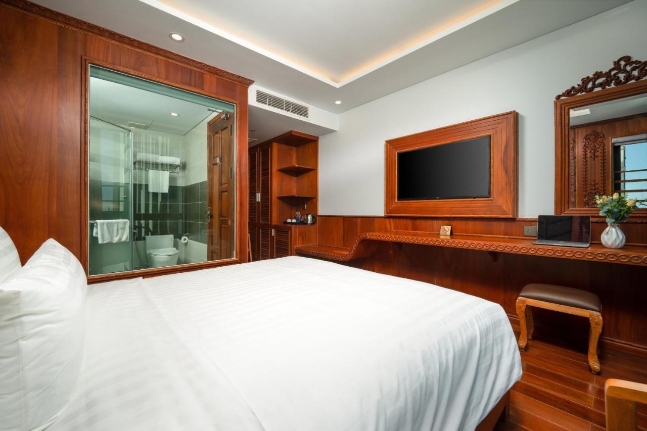 Monalisa Luxury Hotel Da Nang Bagian luar foto