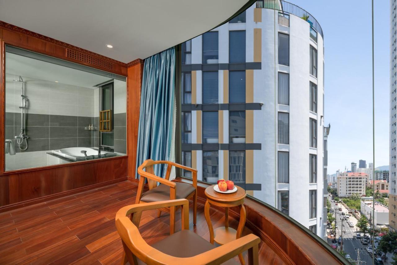 Monalisa Luxury Hotel Da Nang Bagian luar foto
