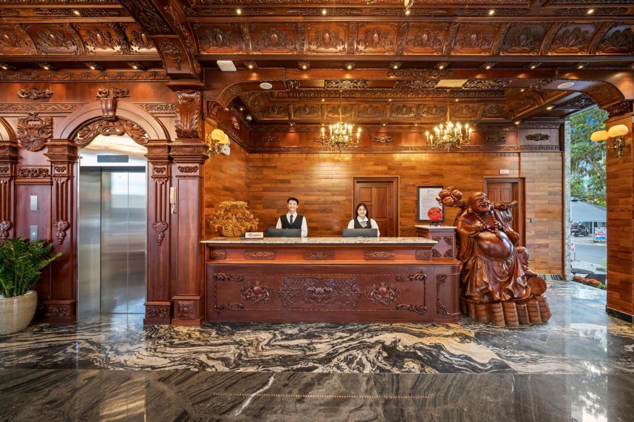 Monalisa Luxury Hotel Da Nang Bagian luar foto