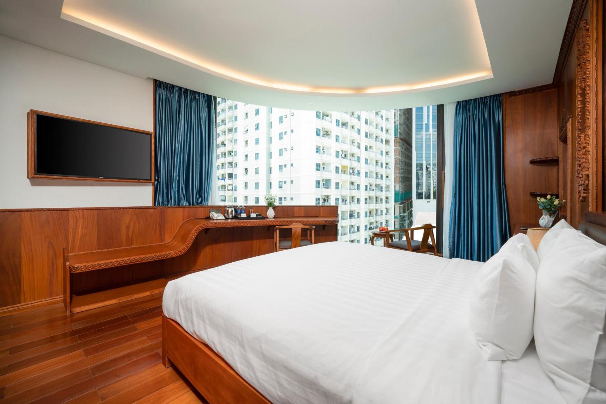 Monalisa Luxury Hotel Da Nang Bagian luar foto