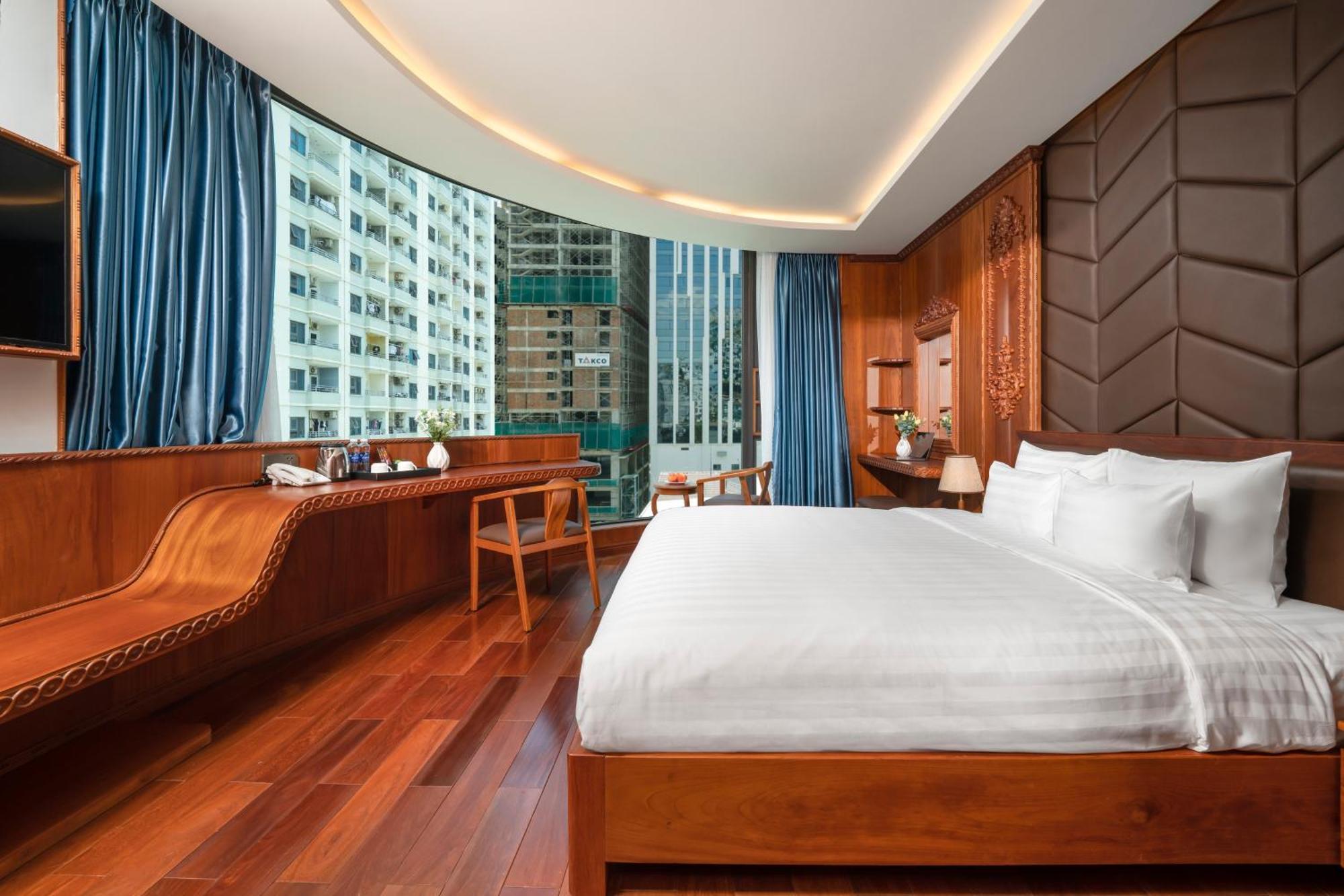 Monalisa Luxury Hotel Da Nang Bagian luar foto