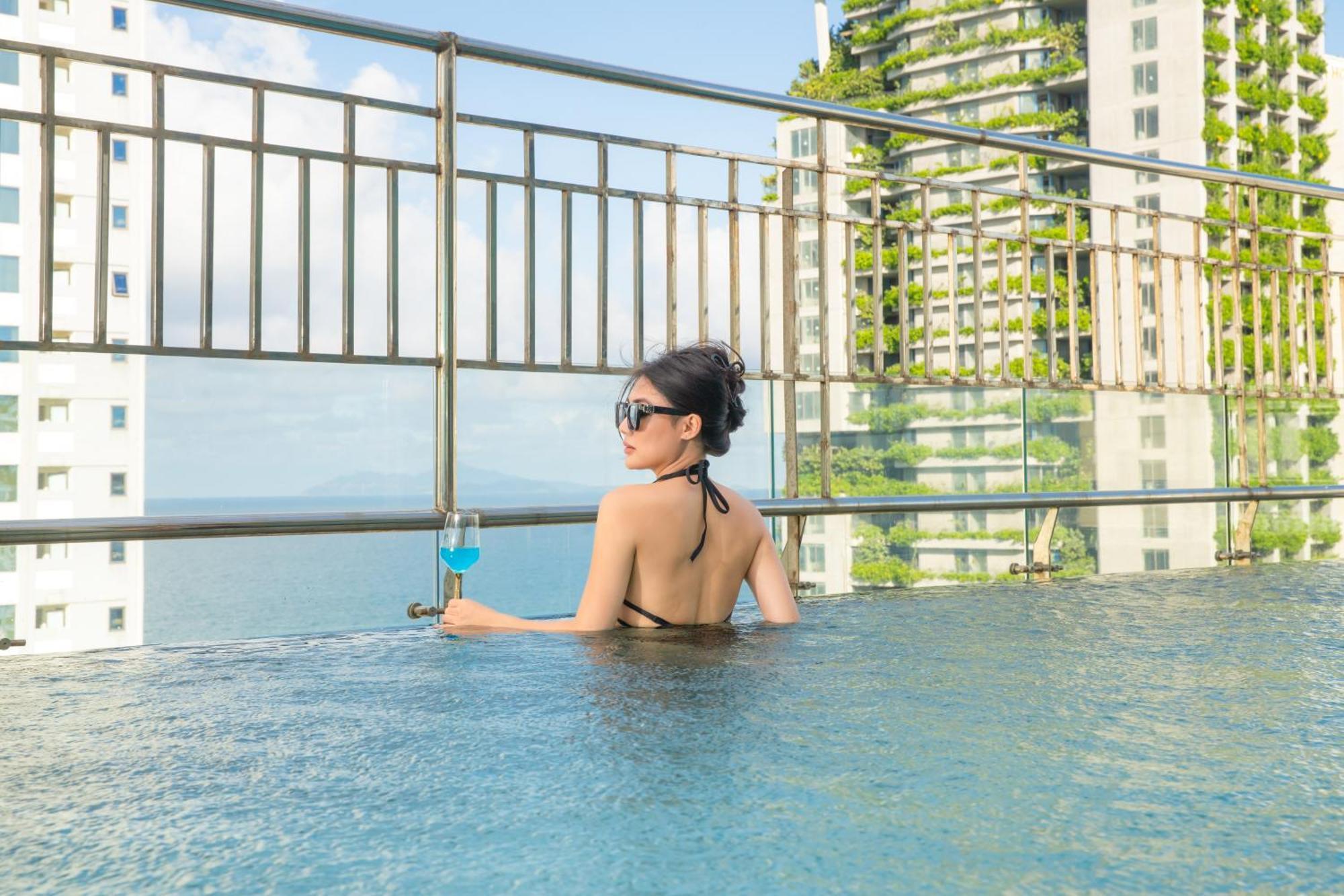 Monalisa Luxury Hotel Da Nang Bagian luar foto