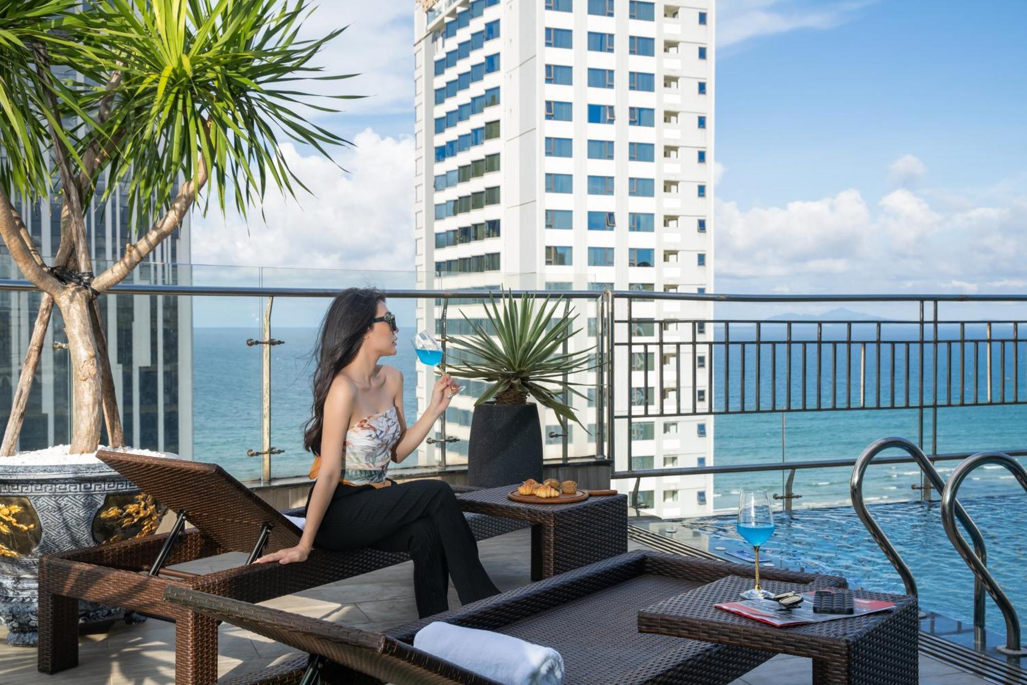 Monalisa Luxury Hotel Da Nang Bagian luar foto
