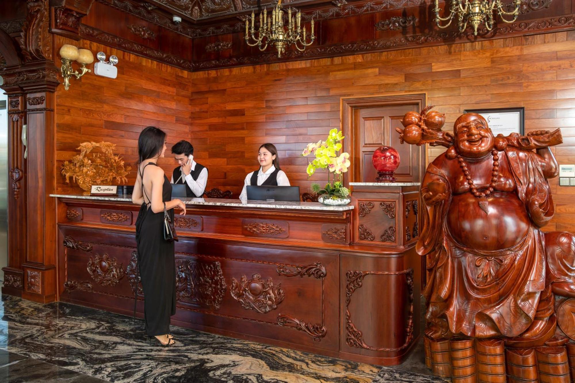 Monalisa Luxury Hotel Da Nang Bagian luar foto